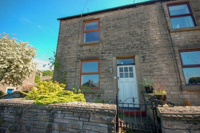 2 Bedroom Cottage To Rent In Glossop Road, Charlesworth, SK13