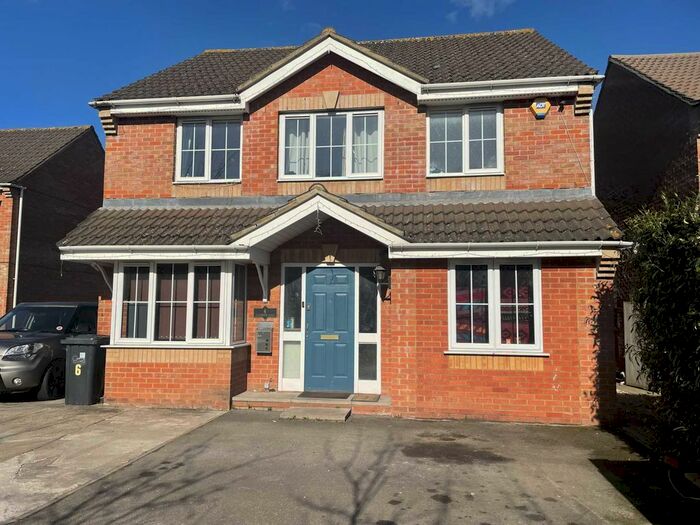 5 Bedroom Detached House To Rent In Glasshouse Close, Hillingdon, UB8