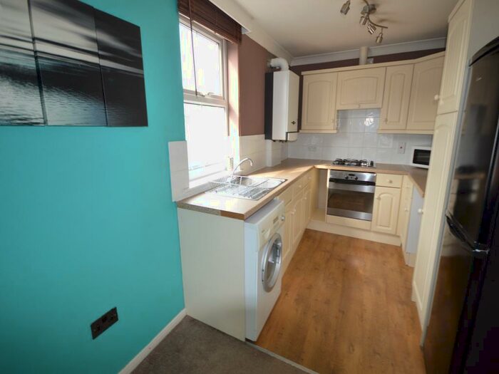 1 Bedroom Flat To Rent In Flat Sandra Court Cecil Avenue, Strood, Rochester, Kent, ME2