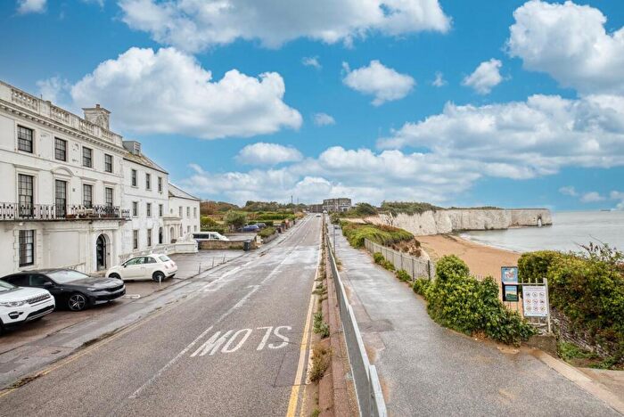2 Bedroom Flat For Sale In Kingsgate Bay Road, Broadstairs, Kent, CT10