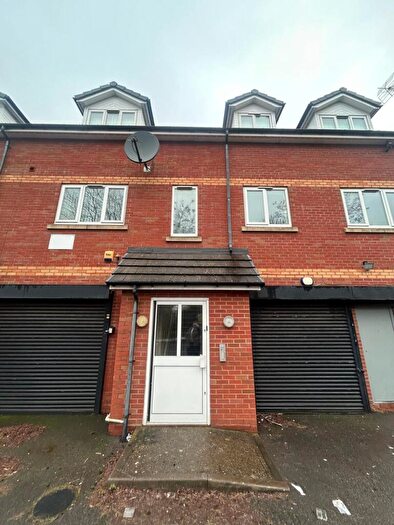 2 Bedroom Flat To Rent In High Street, Princes End, Tipton, DY4