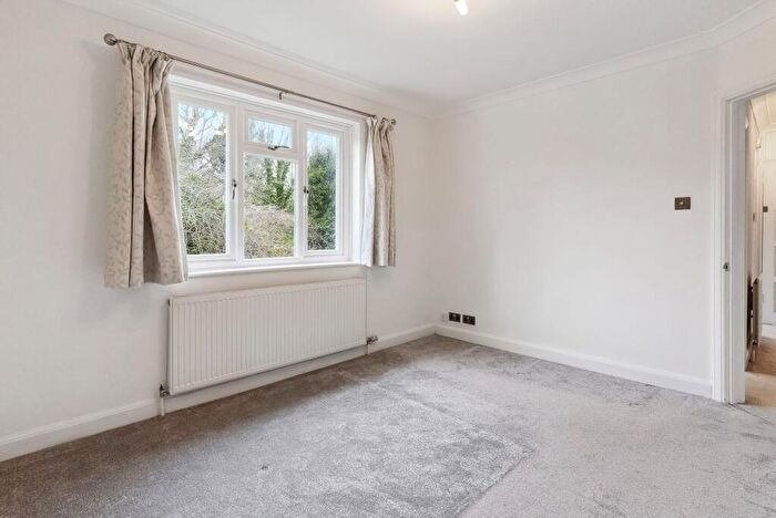 2 Bedroom Apartment To Rent In Alberta Avenue, Cheam, SM1