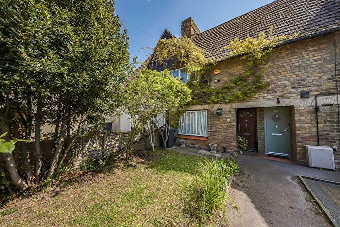 3 Bedroom House For Sale In Ditton Road, Datchet, Slough, SL3