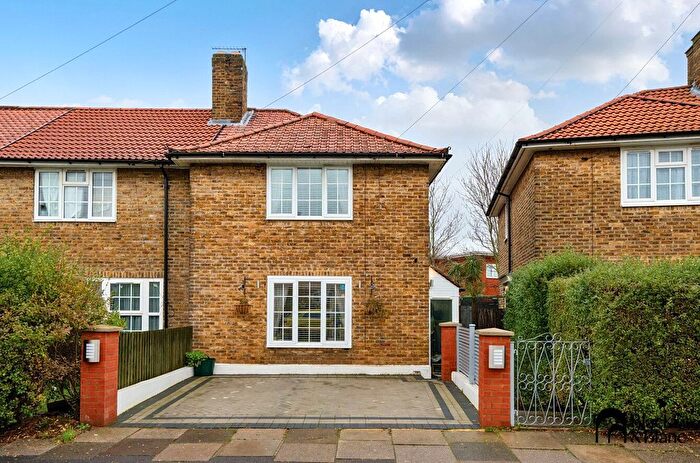2 Bedroom End Of Terrace House To Rent In Farmfield Road, Bromley, BR1