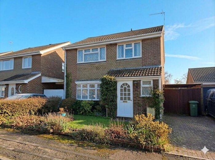 4 Bedroom Detached House For Sale In Thurne Close, Newport Pagnell, MK16