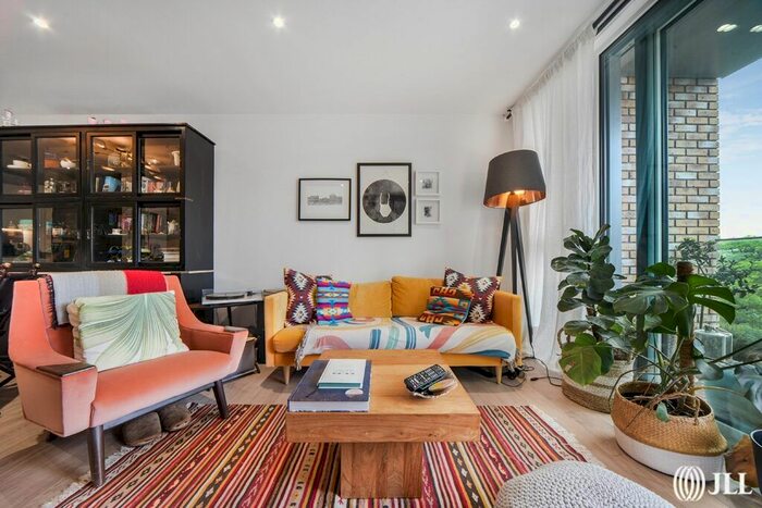 3 Bedroom Flat To Rent In Newnton Close, London, N4