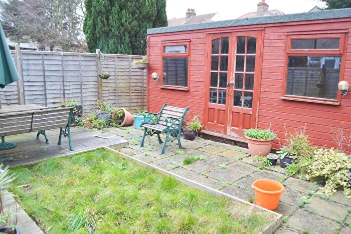 2 Bedroom Apartment To Rent In Tenby Close, Romford, RM6