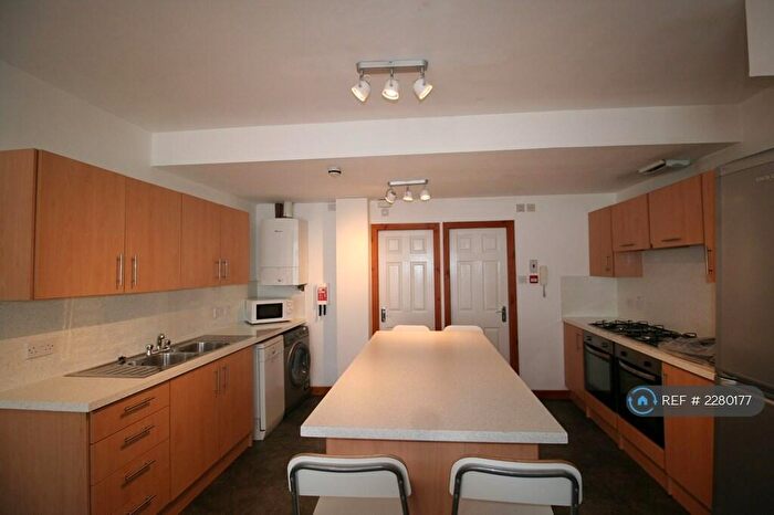 8 Bedroom Terraced House To Rent In Brailsford Road, Manchester, M14