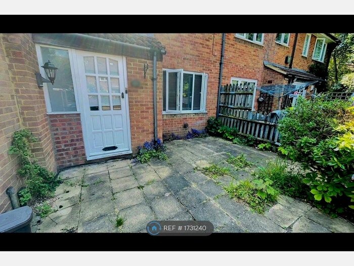 1 Bedroom Maisonette To Rent In Brangwyn Crescent, London, SW19