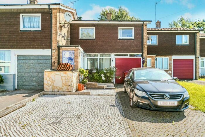 3 Bedroom Terraced House To Rent In Barnsdale Road, Reading, RG2