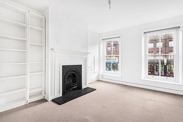 2 Bedroom Flat To Rent In Queens Road, Twickenham, TW1