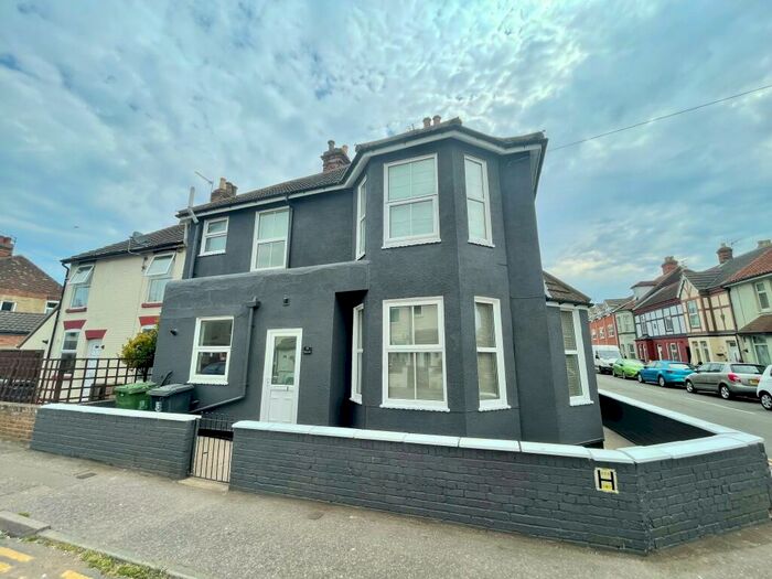 2 Bedroom House To Rent In Wolseley Road, NR31