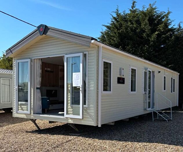 2 Bedroom Caravan For Sale In Flag Hill, Great Bentley, Colchester, CO7