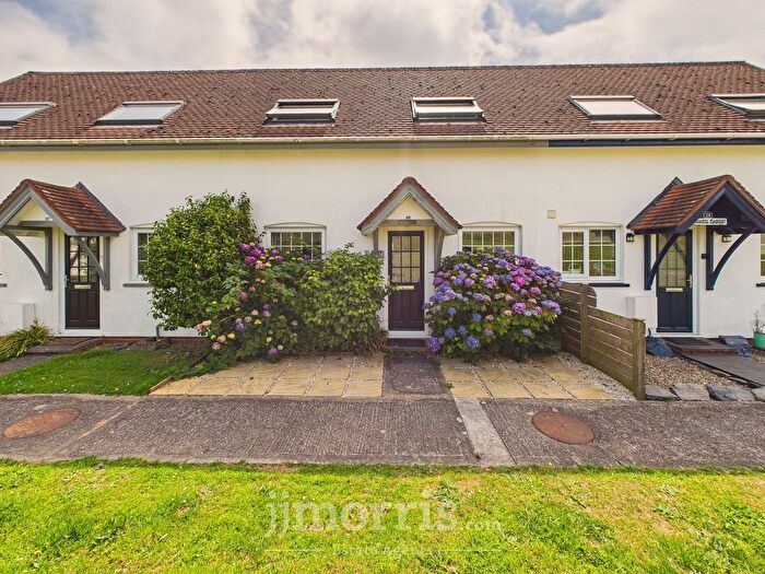 2 Bedroom Cottage For Sale In Aberporth, Cardigan, SA43
