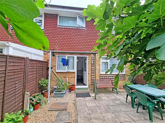 3 Bedroom Terraced House For Sale In Willowdene Close, New Milton, Hampshire, BH25