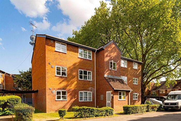 1 Bedroom Flat For Sale In Stevenson Close, Barnet, EN5