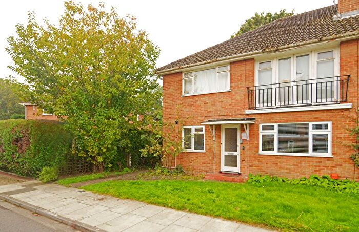 2 Bedroom Flat For Sale In Shaef Way, Teddington, Middlesex, TW11