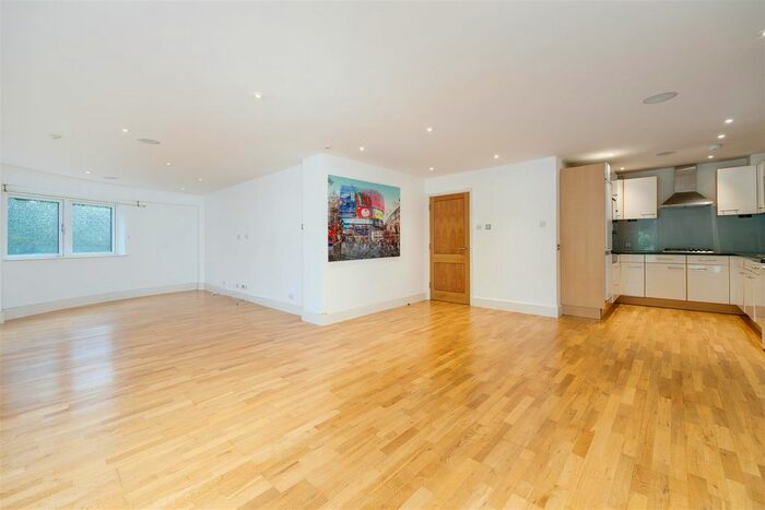 2 Bedroom Flat To Rent In Dryburgh Road, Putney, SW15