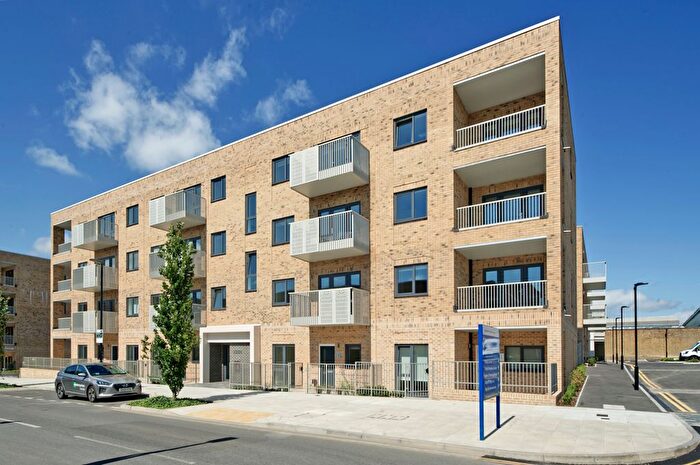 2 Bedroom Flat To Rent In Honeysuckle House, Springfield Drive, Tooting Bec, London, SW17