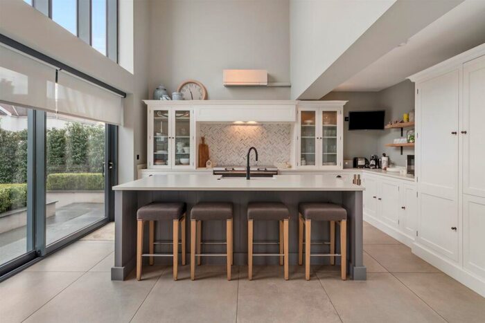 4 Bedroom Detached House For Sale In Pencisely Road, Llandaff, Cardiff, CF5