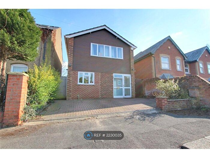 3 Bedroom Detached House To Rent In Culver Road, Reading, RG6