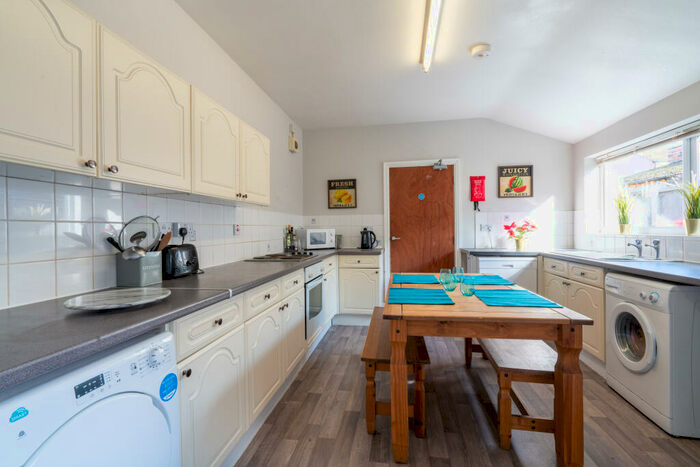 5 Bedroom Terraced House To Rent In Carholme Road - Student House - /, LN1