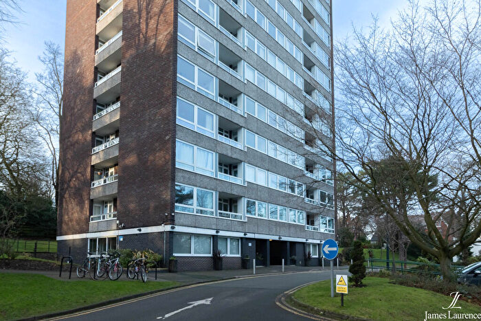 2 Bedroom Apartment To Rent In Warwick Crest, Edgbaston, Birmingham, B15