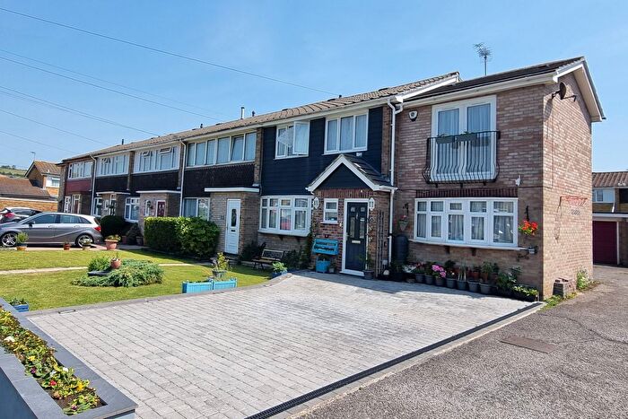4 Bedroom End Of Terrace House For Sale In Farlington, Hampshire, PO6