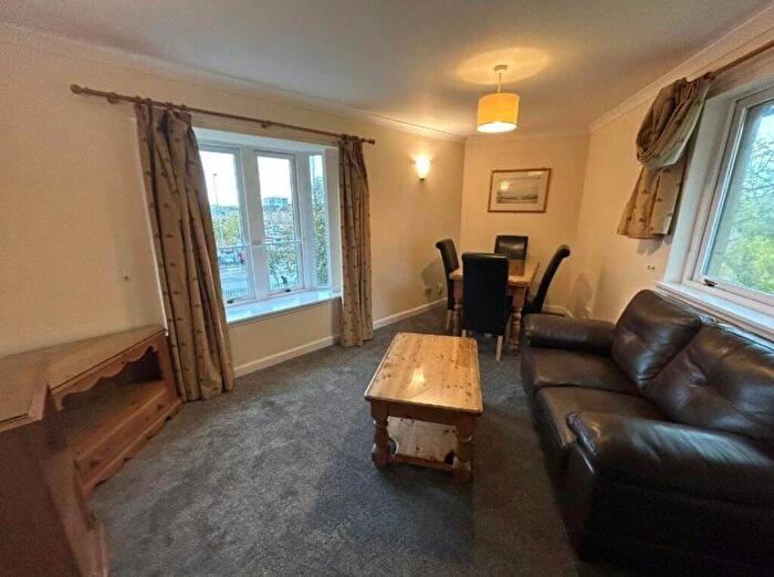 2 Bedroom Flat To Rent In Abbey Lane, Edinburgh, Midlothian, EH8