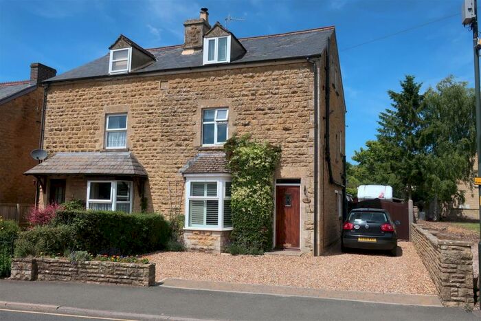 4 Bedroom Semi-Detached House To Rent In Lansdowne, Bourton-On-The-Water, Cheltenham, GL54