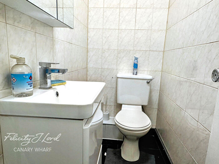 4 Bedroom Apartment To Rent In Wellspring, London, E14