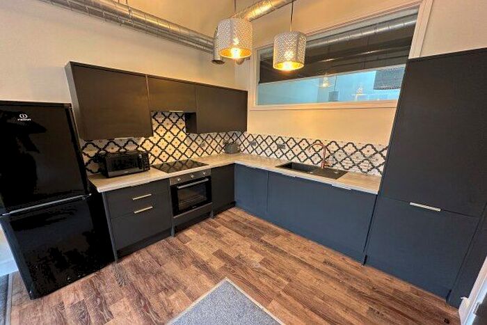 2 Bedroom Flat To Rent In Britannia Road, Huddersfield, HD3