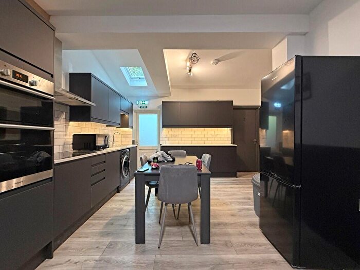 6 Bedroom House To Rent In Lenton Boulevard, Nottingham, NG7