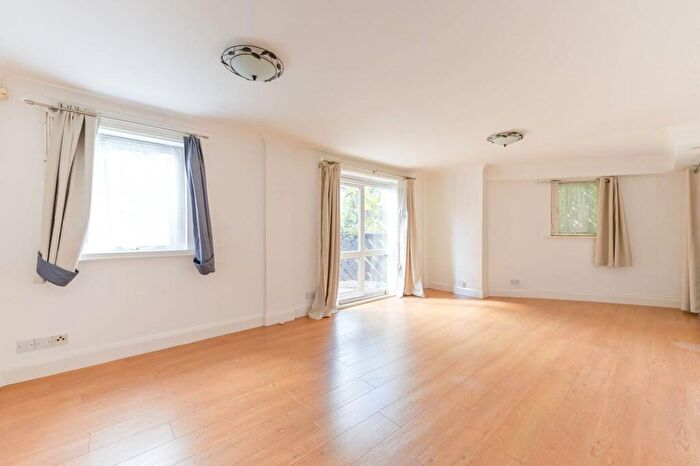 1 Bedroom Flat For Sale In Caraway Heights, Tower Hamlets, London, E14