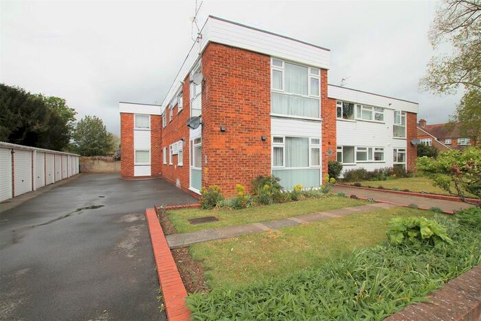 1 Bedroom Flat To Rent In Manygate Lane, Shepperton, TW17