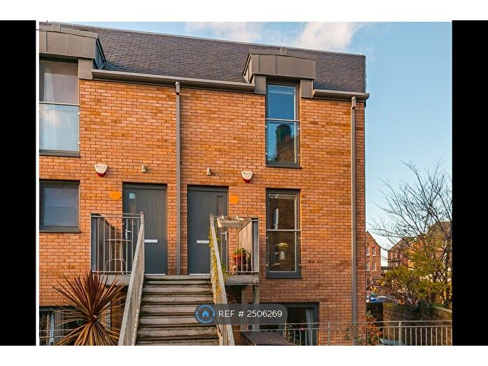 3 Bedroom End Of Terrace House To Rent In Mcdonald Place, Edinburgh, EH7