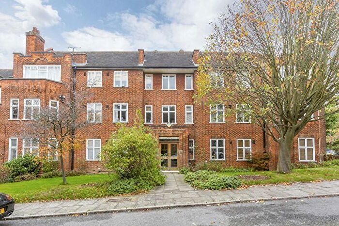 Studio To Rent In Flat Oakfield Court, Haslemere Road, Crouch End, N8