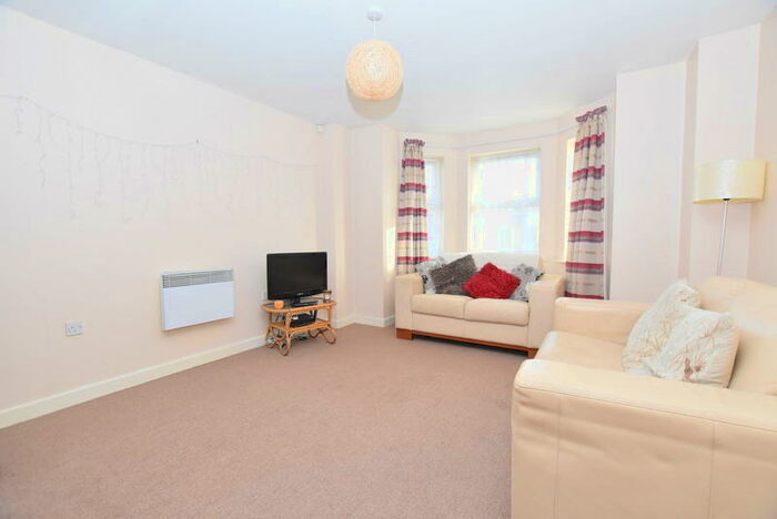 2 Bedroom Flat To Rent In Etruria Court, Hanley, ST1
