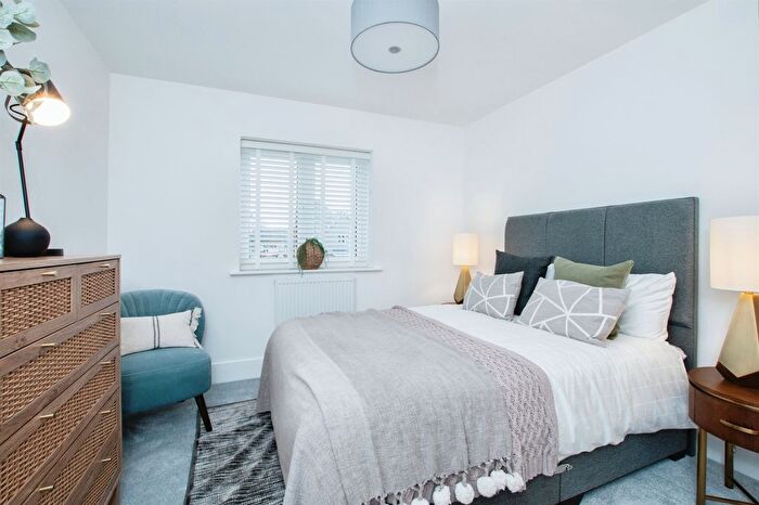 3 Bedroom Detached House For Sale In Edmondsham Road, Verwood, BH31