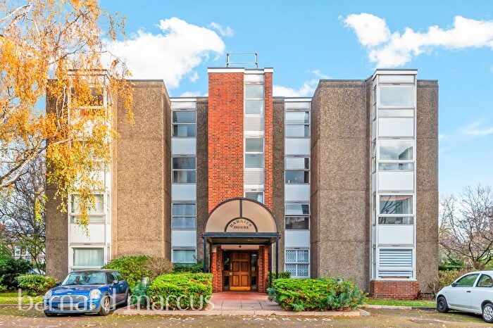 1 Bedroom Flat To Rent In Sullivan Close, Battersea, London, SW11