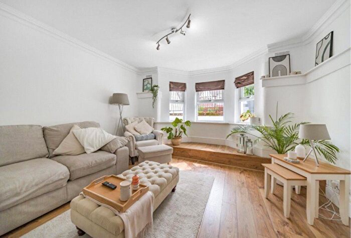 2 Bedroom Flat To Rent In Worple Road, Wimbledon, SW19