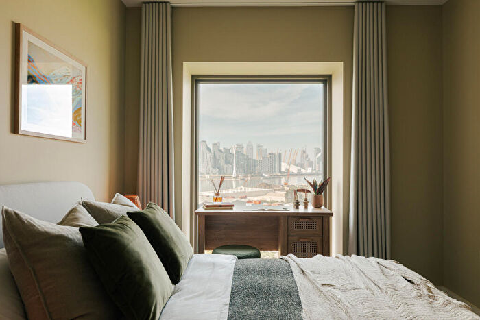 2 Bedroom Apartment For Sale In Starboard Way, London, E16