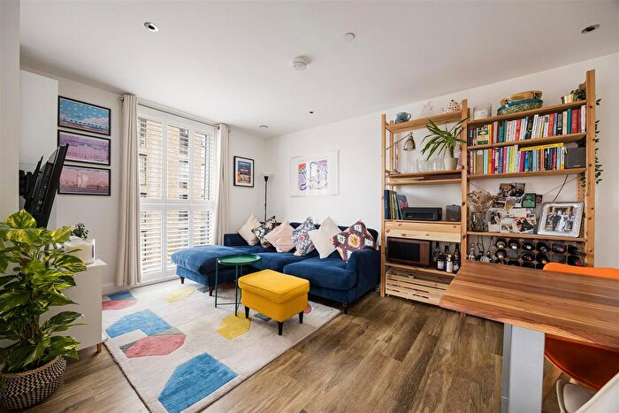 2 Bedroom Flat For Sale In Track Street, Walthamstow, E17