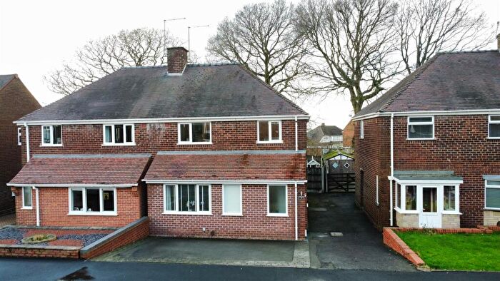 3 Bedroom Semi Detached House For Sale In Gauden Road, Stourbridge, DY9