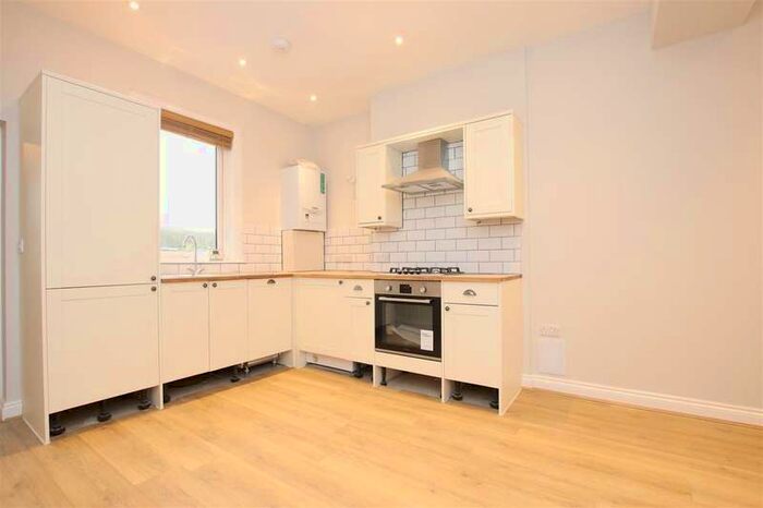 2 Bedroom Flat To Rent In Victoria Terrace, Bath, BA2