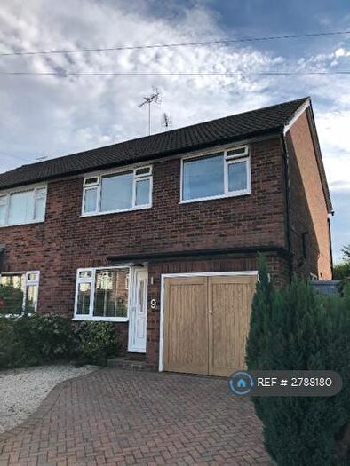 3 Bedroom Semi-Detached House To Rent In Kingcroft Road, Harpenden, AL5