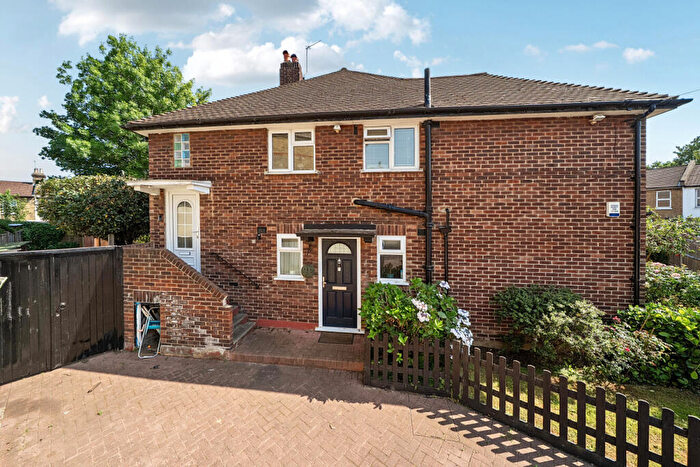 2 Bedroom Property For Sale In Tennyson Road, Penge, London, SE20
