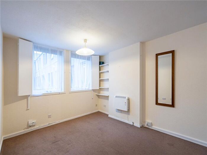 1 Bedroom Flat To Rent In Jamaica Mews, New Town, Edinburgh, EH3