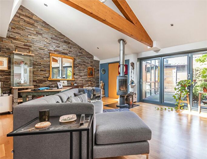2 Bedroom House For Sale In North Drive, Winchester, SO22