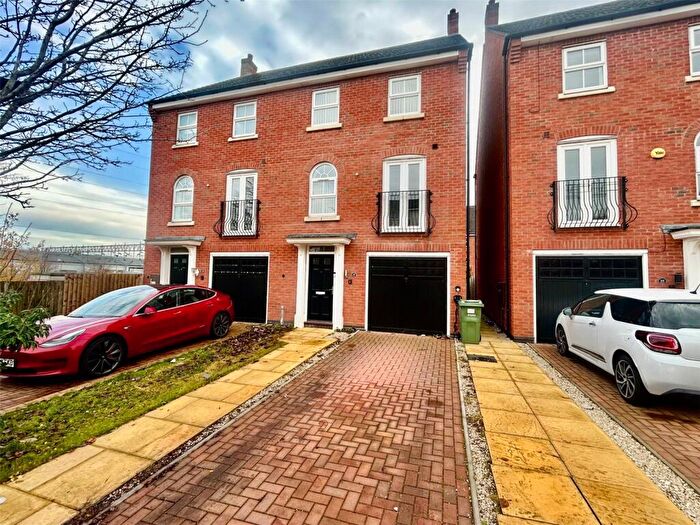 3 Bedroom Semi-Detached House For Sale In Hollins Drive, Stafford, Staffordshire, ST16